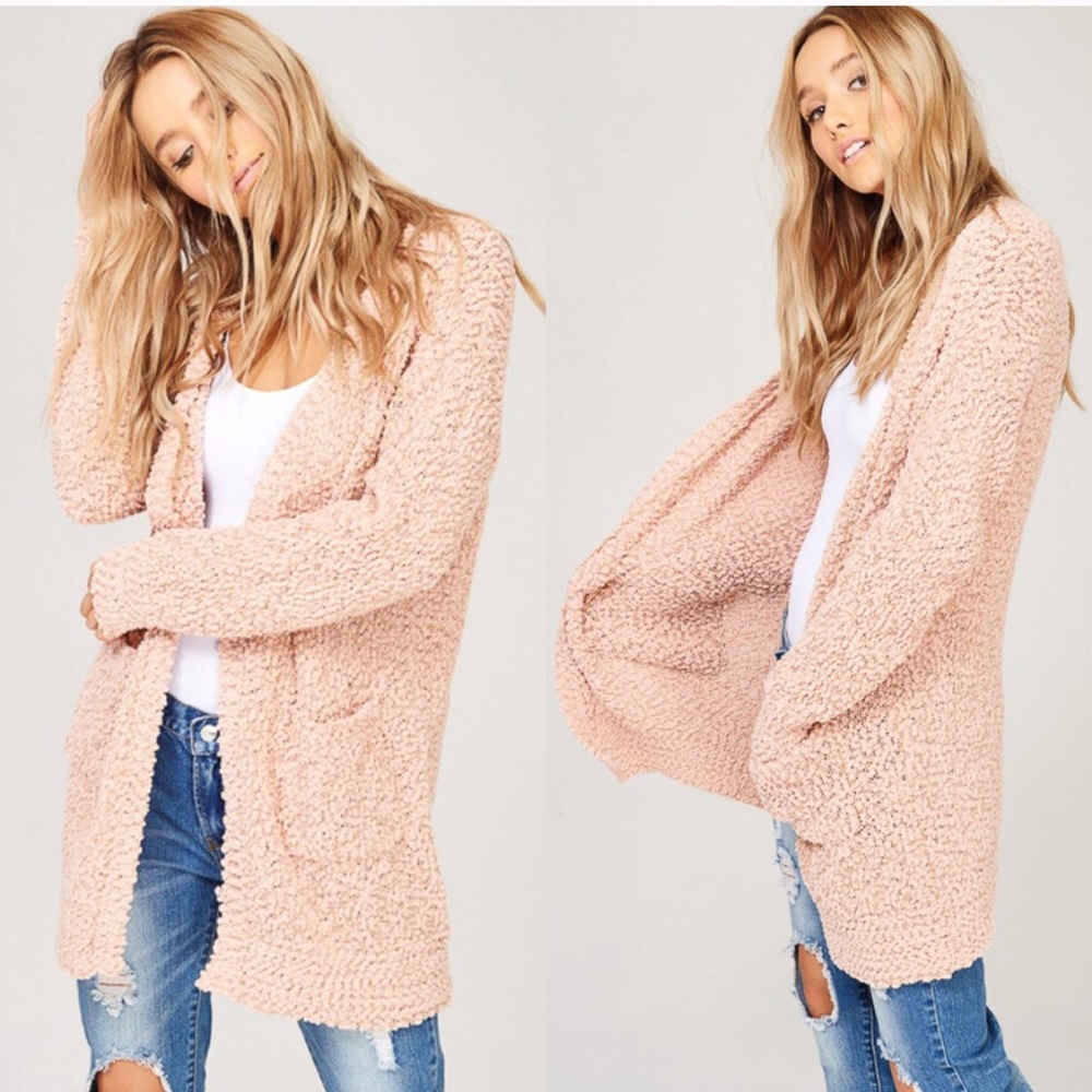 Cozy Long body pocket cardigan.